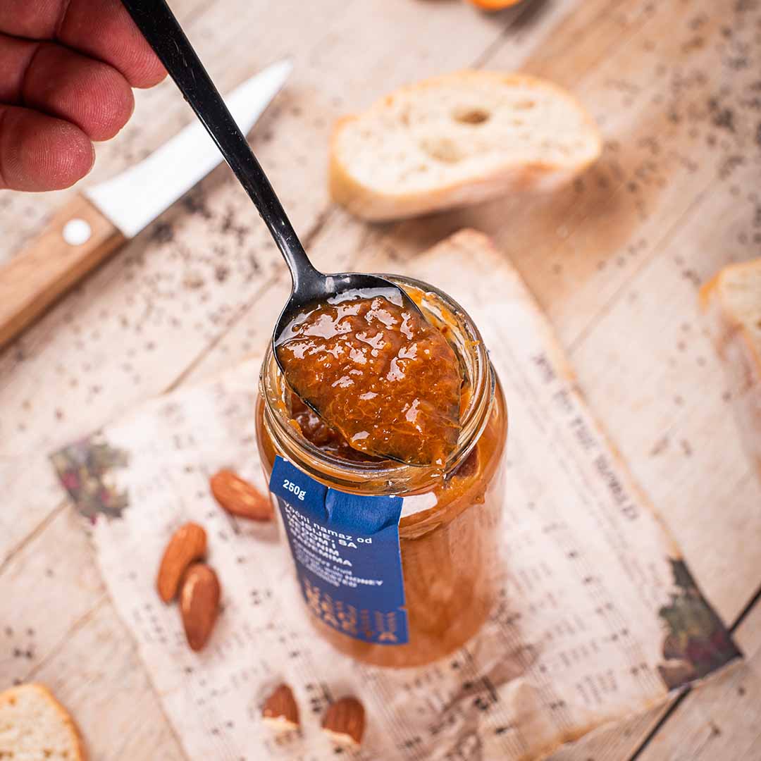 Namaz od kajsije sa bademom i medom